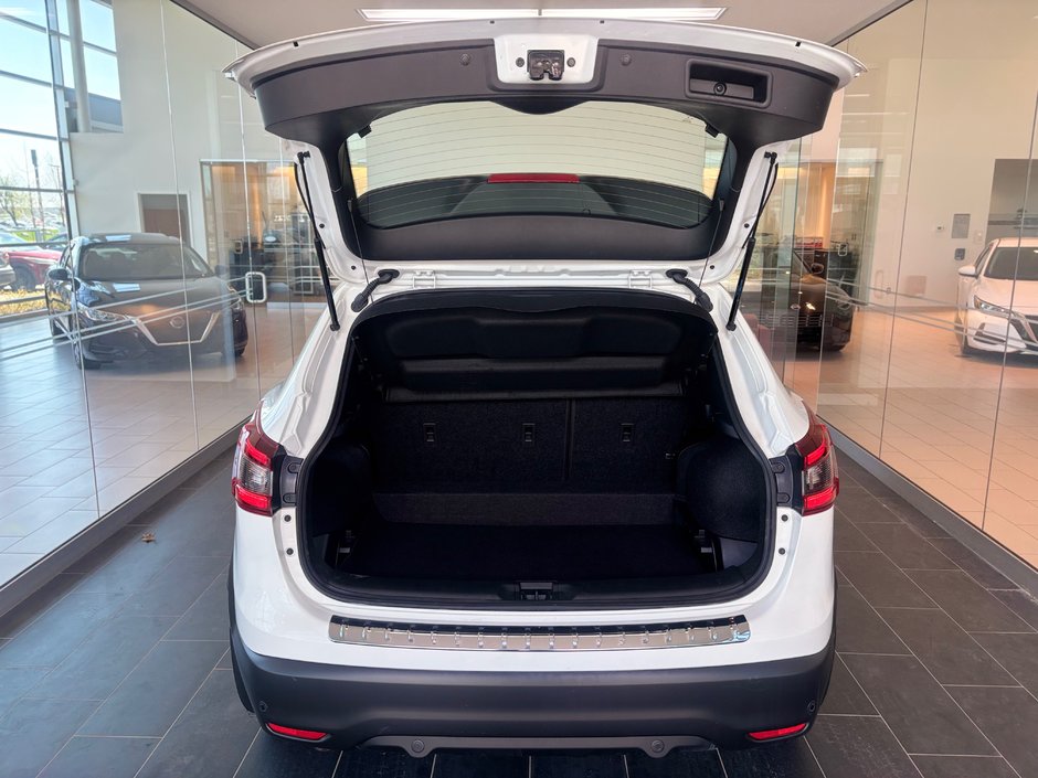 Nissan Qashqai S TA 2023-9