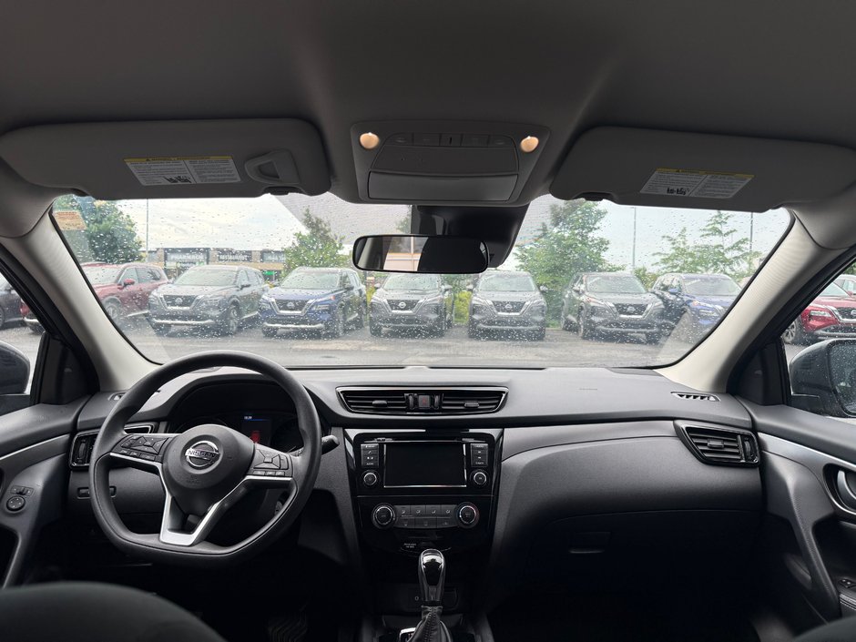 2023 Nissan Qashqai S-9