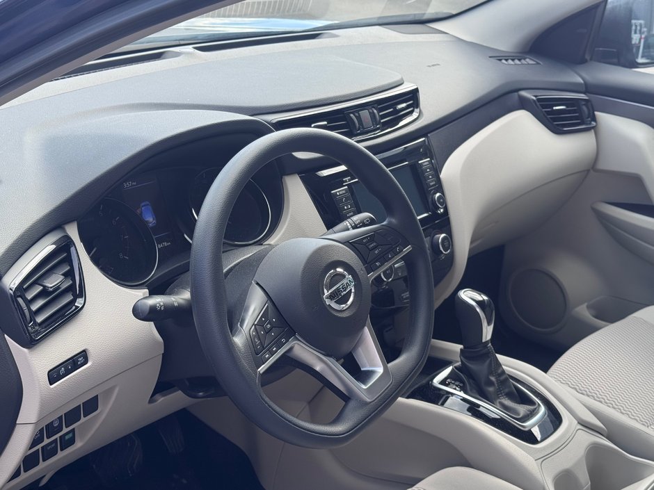 2023 Nissan Qashqai S-9