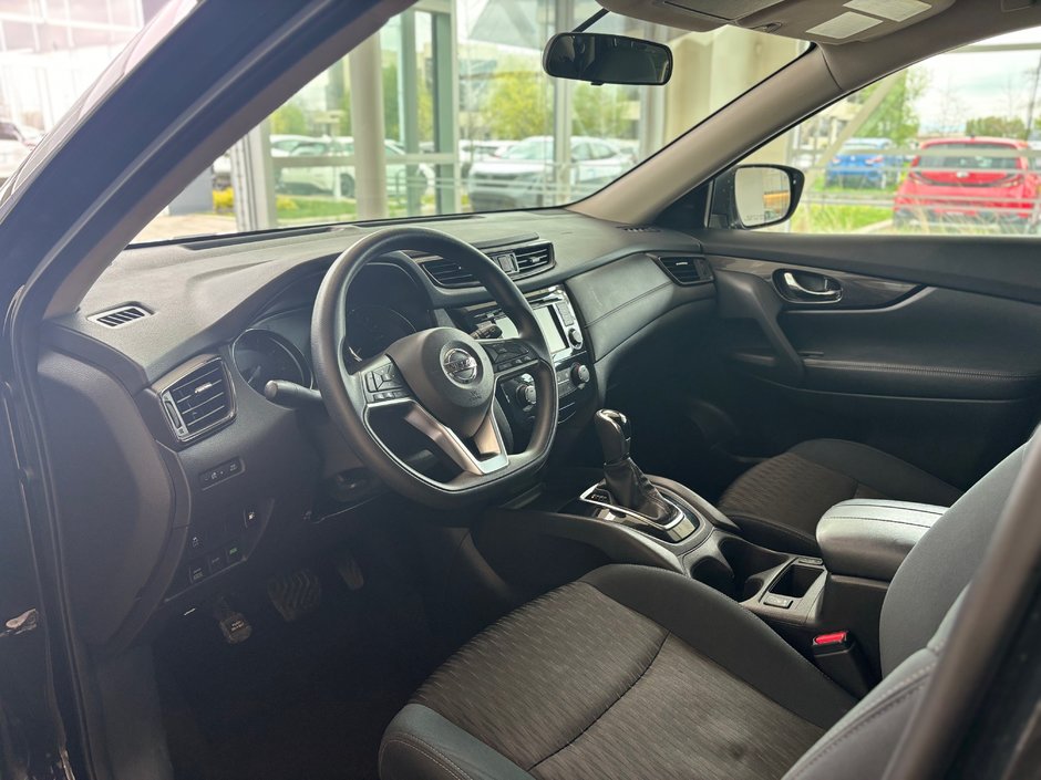 2018 Nissan Rogue SV AWD-10