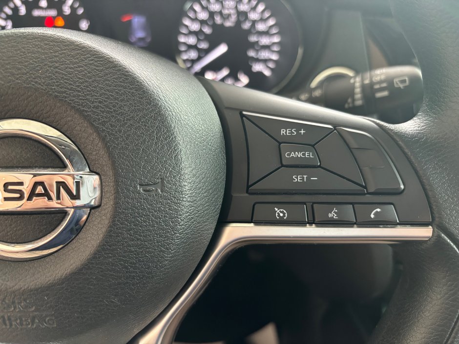 Nissan Rogue SV AWD 2018-24