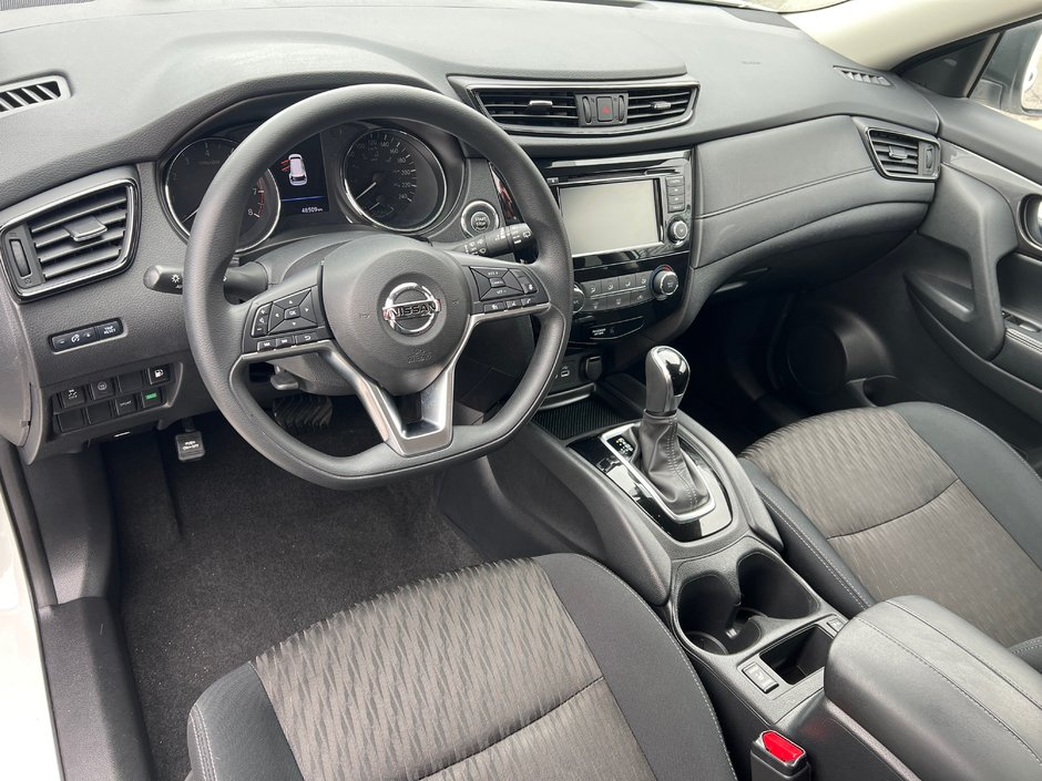 Nissan Rogue SV FWD 2019-9
