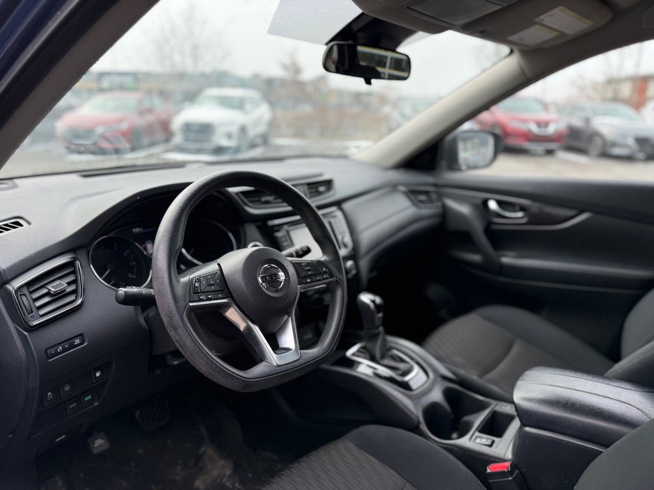 2019 Nissan Rogue SV-8