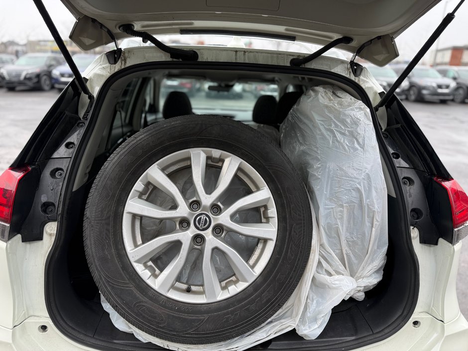 2020 Nissan Rogue SV AWD-10