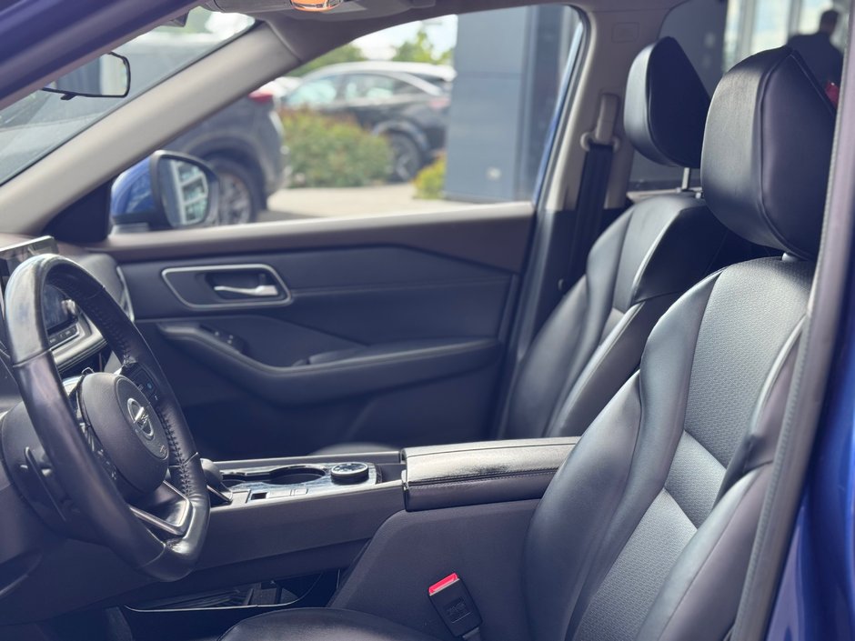 2021 Nissan Rogue SV PRIVILEGE AWD-8