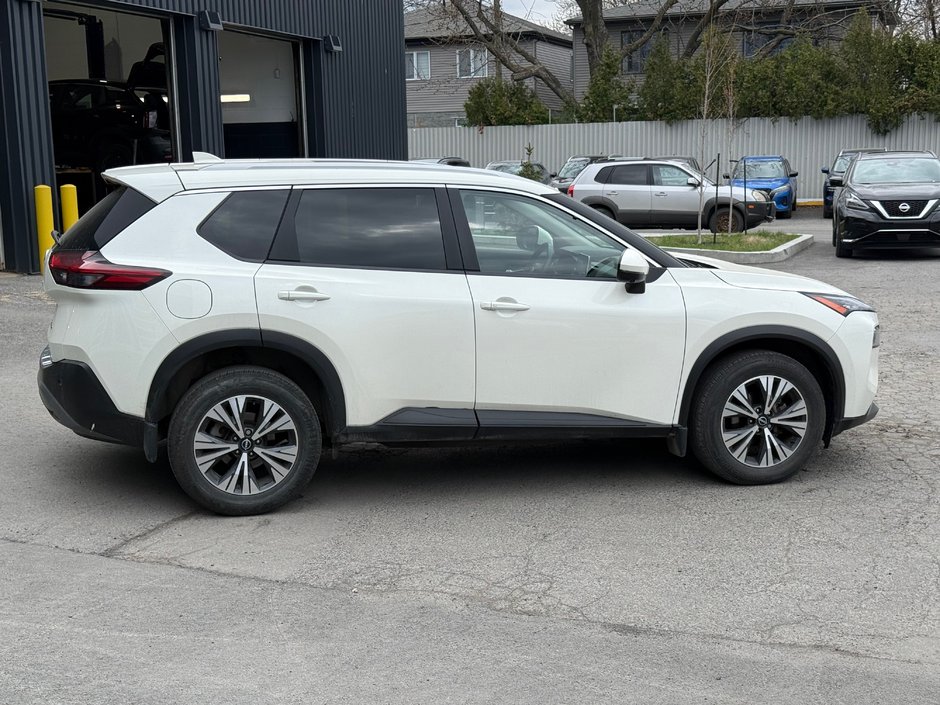 Nissan Rogue SV AWD 2023-4