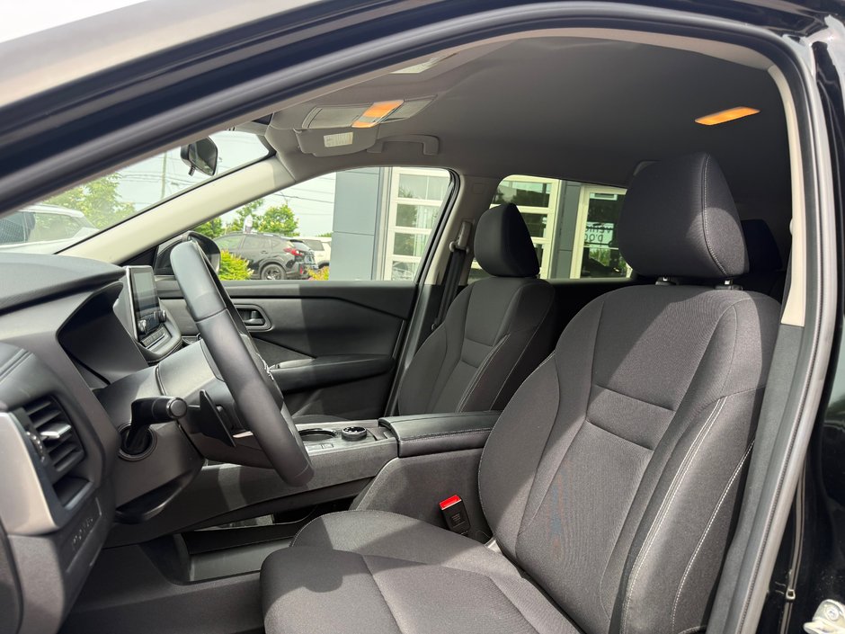 2024 Nissan Rogue S AWD-11