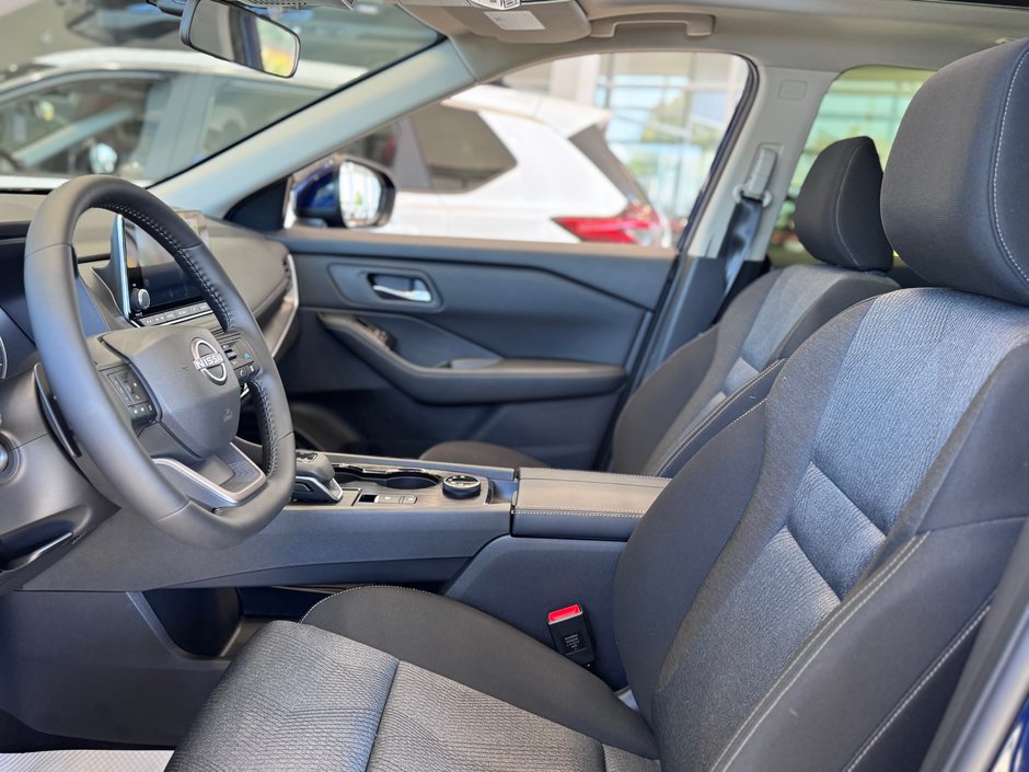 Nissan Rogue SV AWD 2026-7