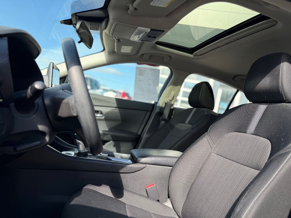 2023 Nissan Sentra SV-8