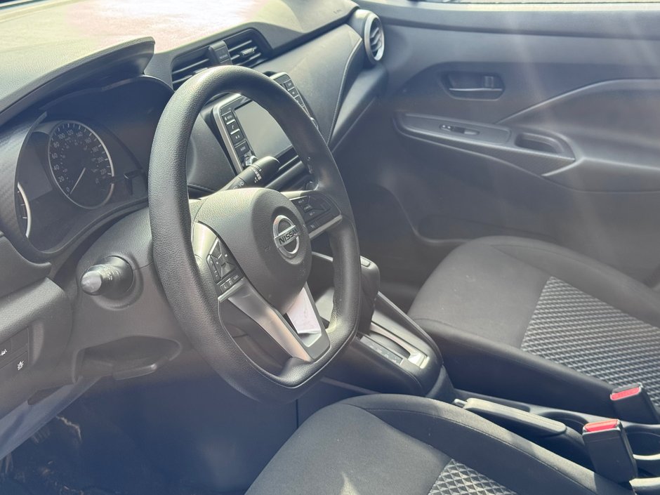 Nissan Versa S 2022-9
