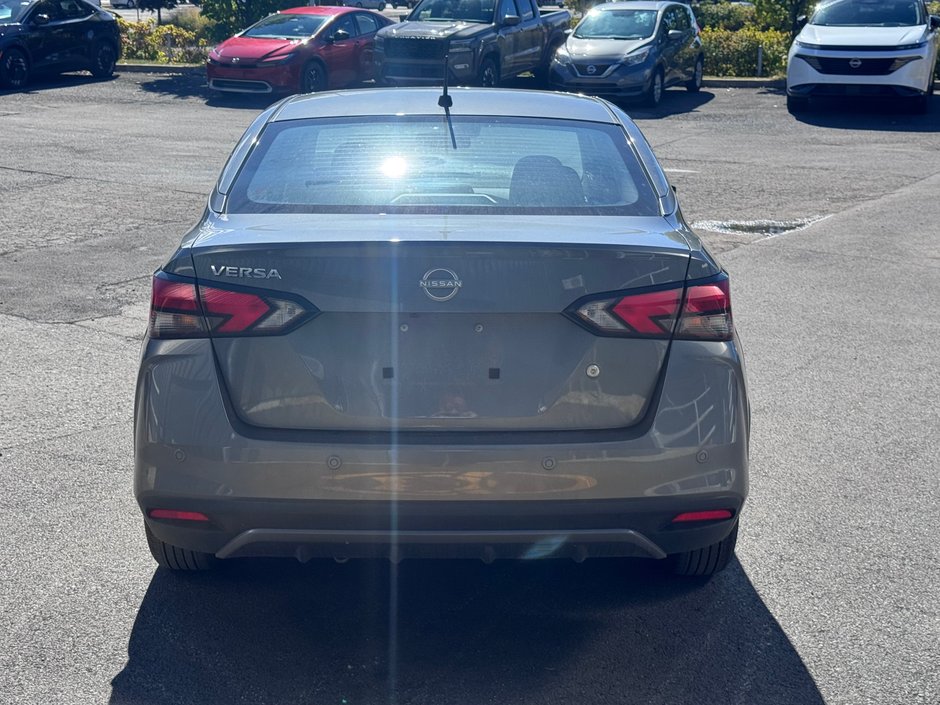 Nissan Versa S 2025-4