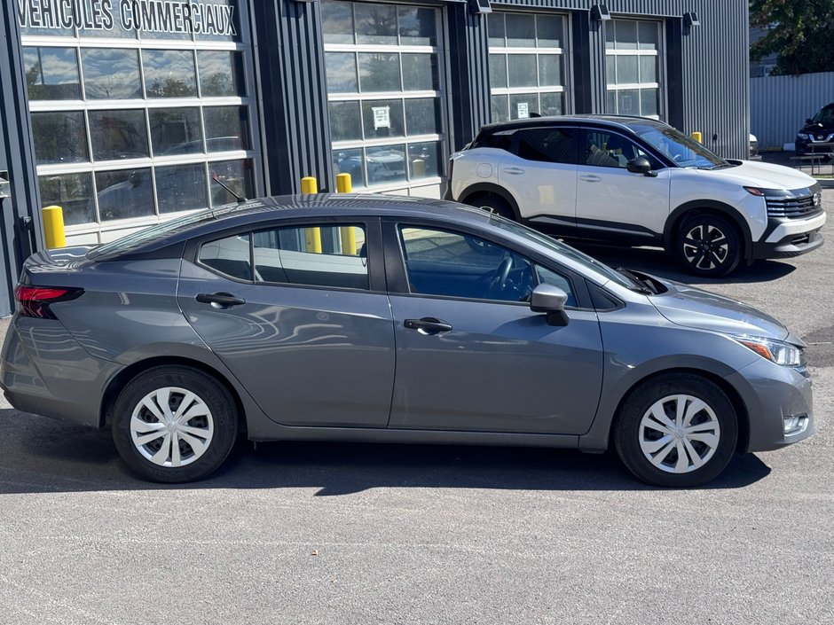 Nissan Versa S 2025-3