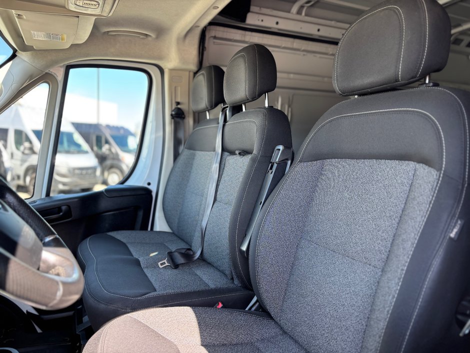 Ram ProMaster Cargo Van 3500 159 WB TOIT ÉLEVÉ // 3 PLACES 2020-9