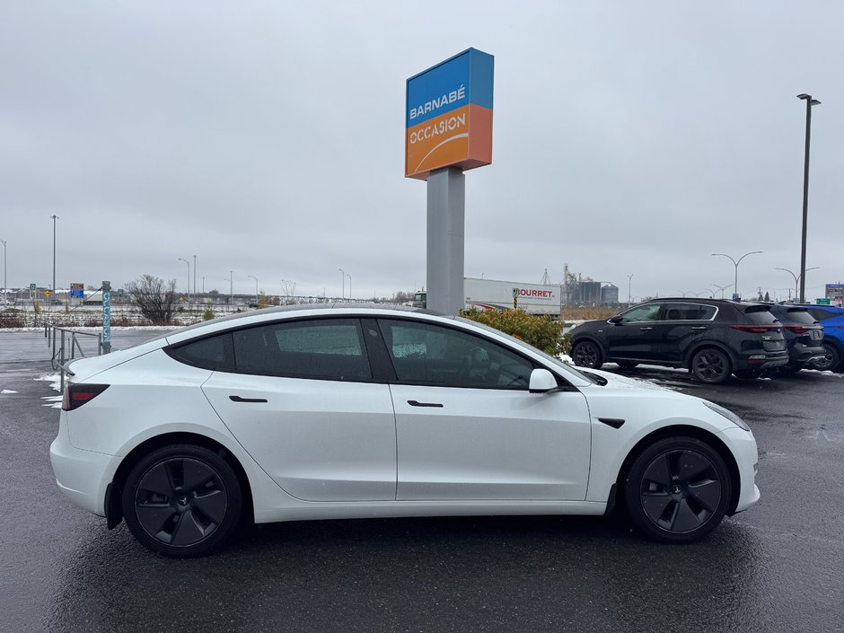 Tesla Model 3  2023-2