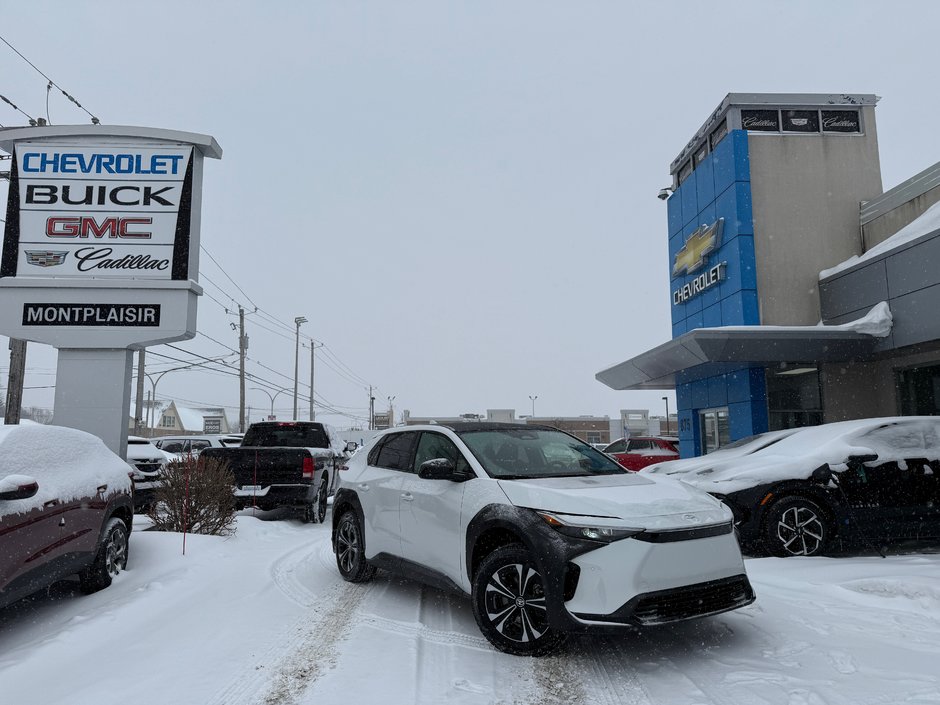 Toyota BZ4X XLE 2023 à Drummondville, Québec - w940px