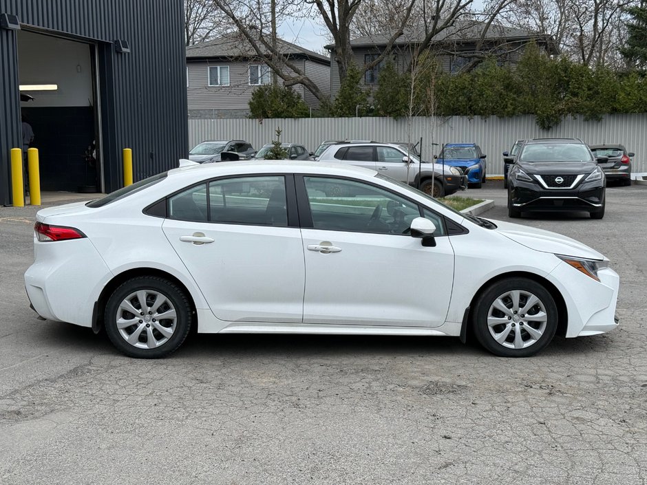 Toyota Corolla LE 2023-4