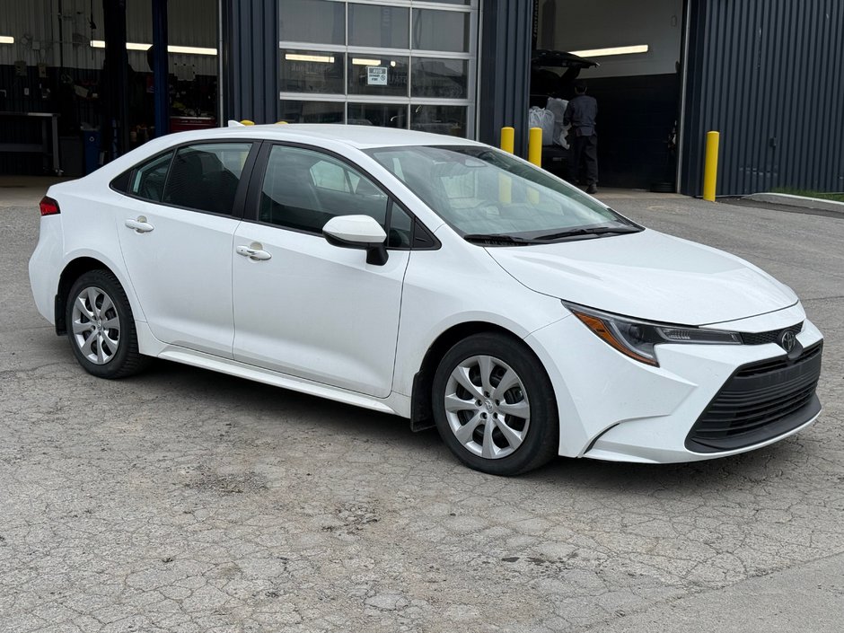 Toyota Corolla LE 2023-3