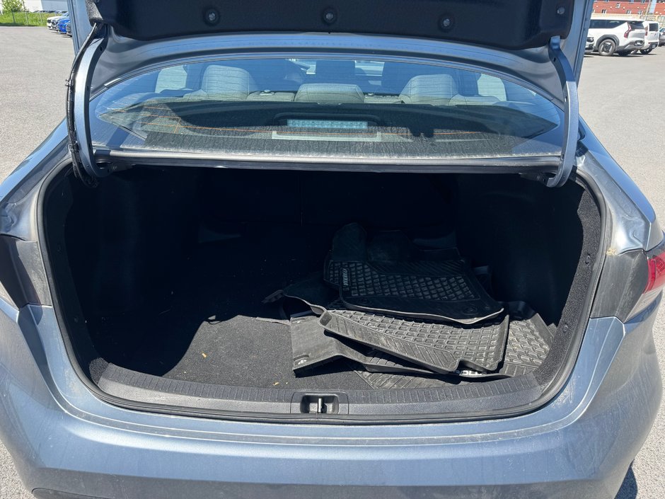 2024 Toyota Corolla LE Heated seats + Back up Camera
