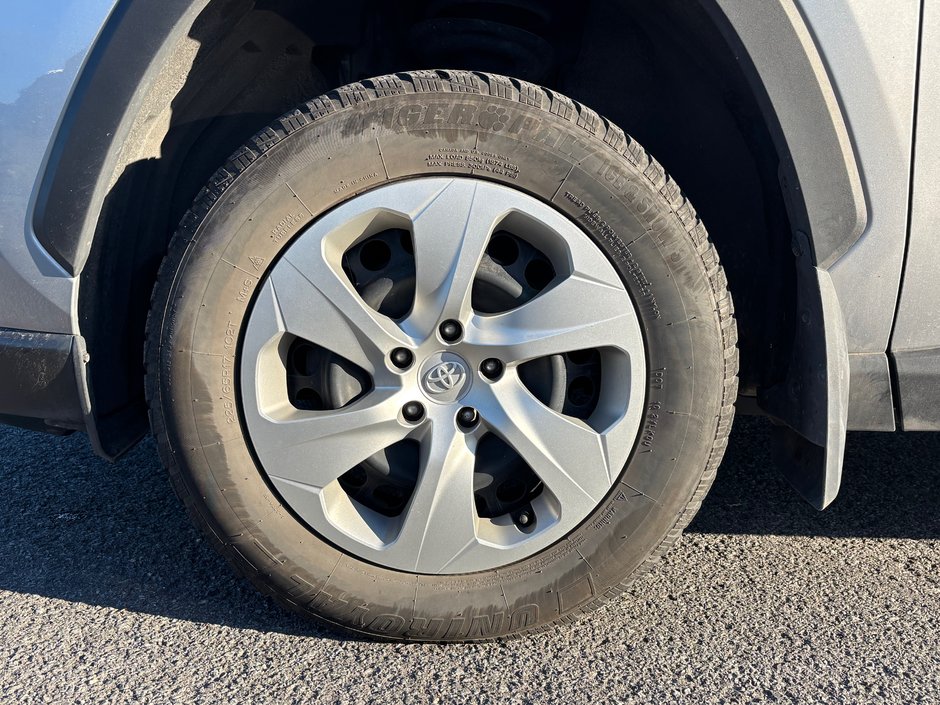 2021 Toyota RAV4 LE-9