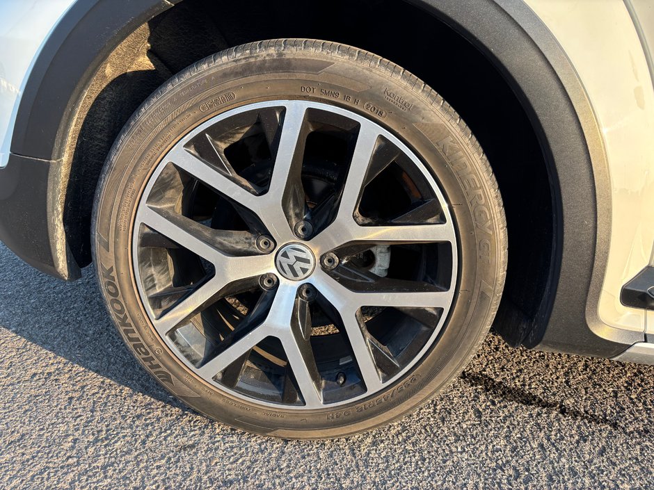 2019 Volkswagen Beetle Convertible Dune-9