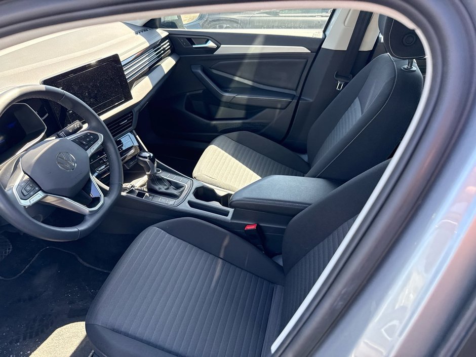 2025 Volkswagen Jetta Trendline-6