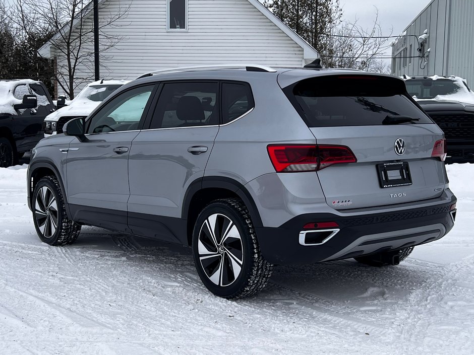 Volkswagen Taos HIGHLINE 4MOTION // CUIR // TOIT PANORAMIQUE // 2023-4