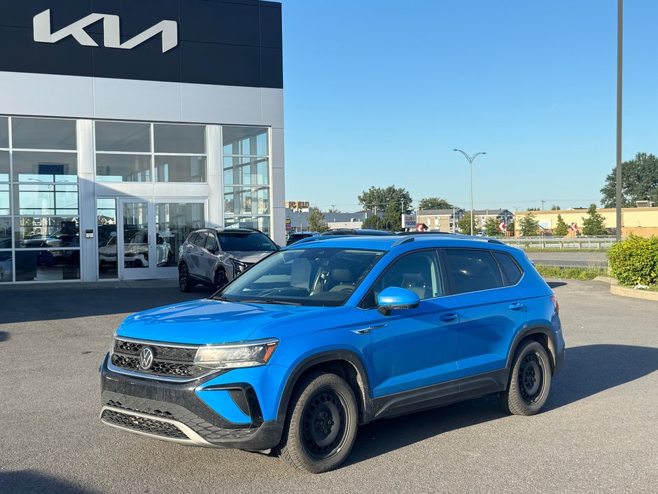 2023 Volkswagen Taos Comfortline AWD + Heated seats + CarPlay