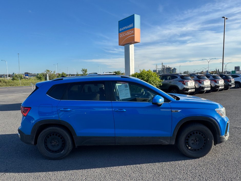 2023 Volkswagen Taos Comfortline AWD + Heated seats + CarPlay