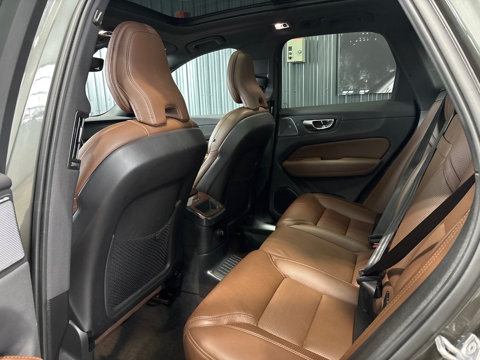 2019 Volvo XC60 Inscription T8 eAWD Hybride Branchable-12