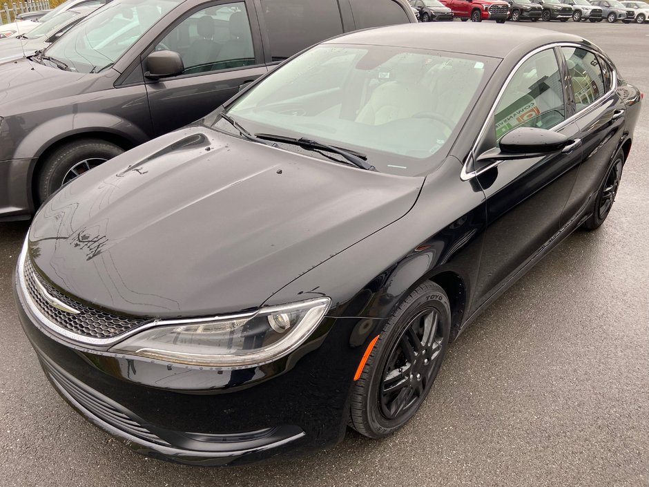 Chrysler 200 LX 2015 à Cowansville, Québec