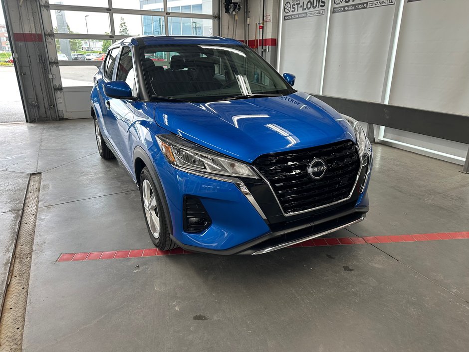 2025 Nissan Kicks Play S in Cowansville, Quebec