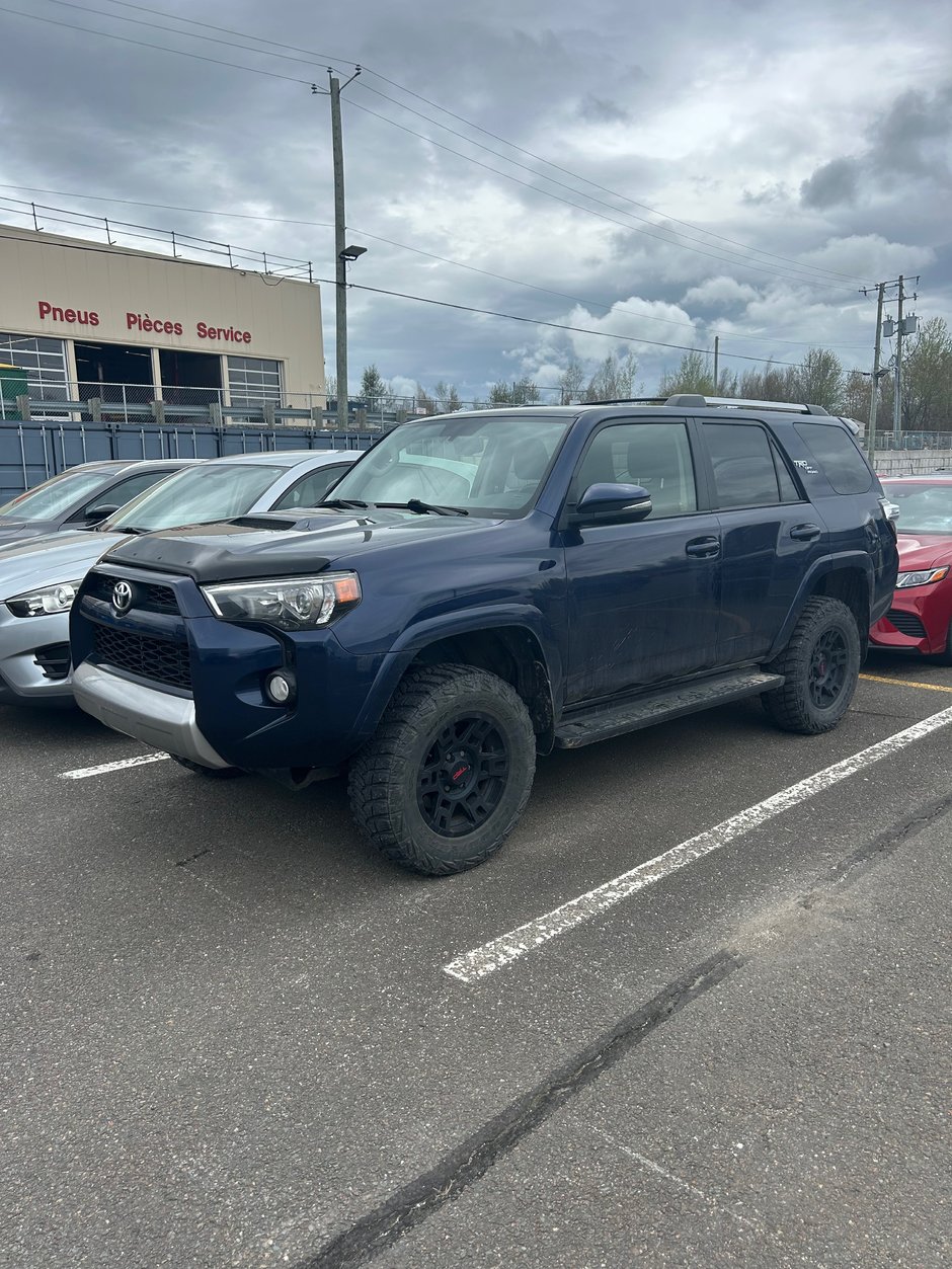 2016 Toyota 4Runner SR5 in Cowansville, Quebec