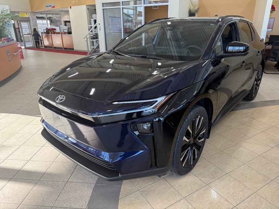 Toyota bZ Limited AWD 2026 à Cowansville, Québec