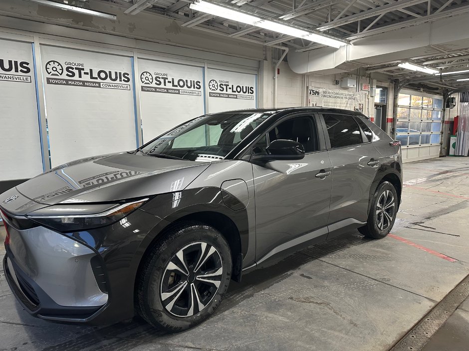 2023 Toyota bZ4X XLE AWD in Cowansville, Quebec
