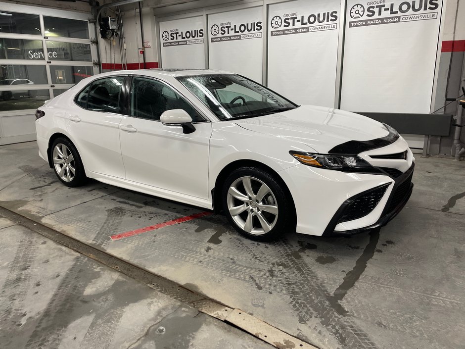 Toyota Camry SE améliorer 2021 à Cowansville, Québec