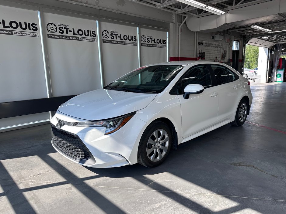 Toyota Corolla LE - Sièges Chauffants - Détecteur d'Angle Mort - 2022 à Cowansville, Québec