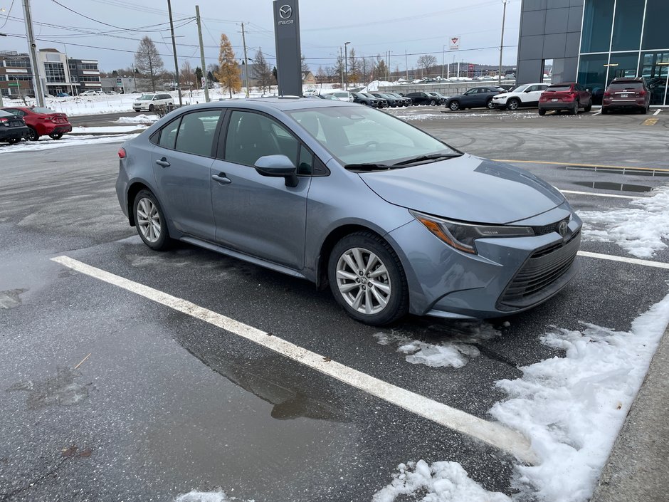 Toyota Corolla LE Amélioré 2024 à Cowansville, Québec