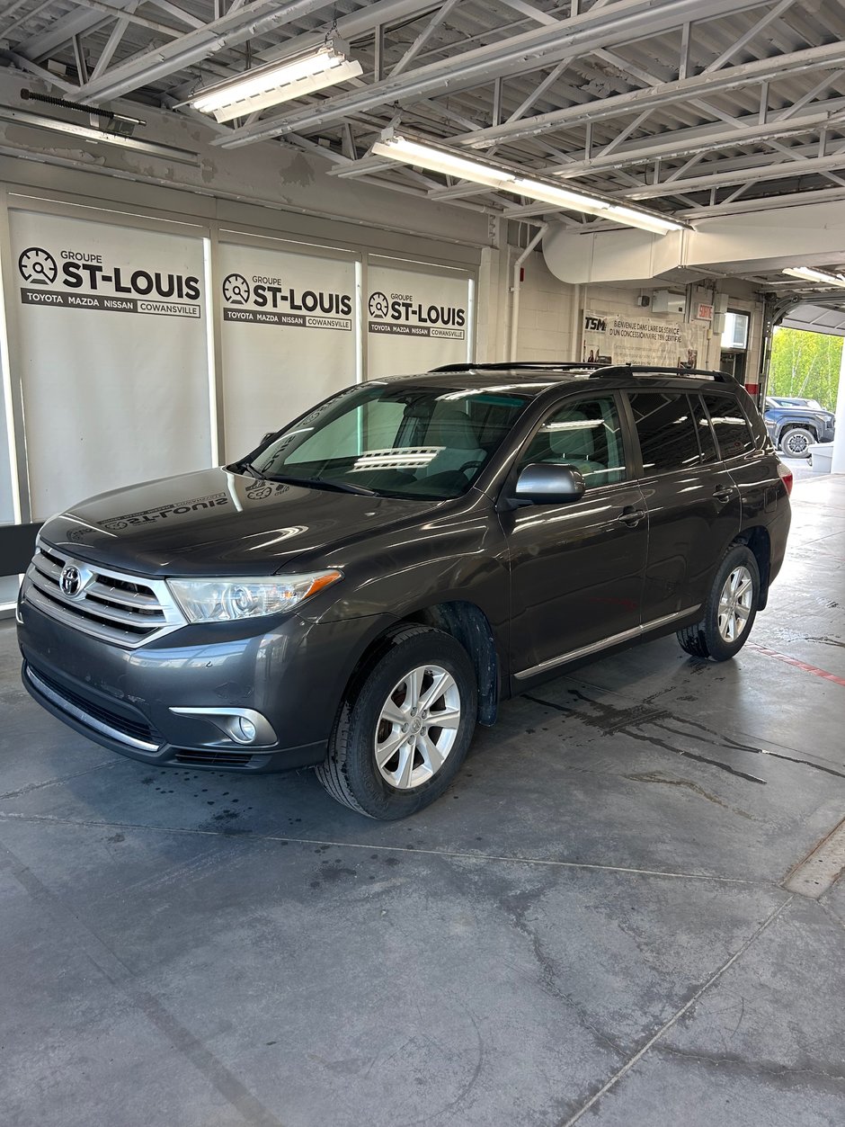 2012 Toyota Highlander LE / 4WD in Cowansville, Quebec