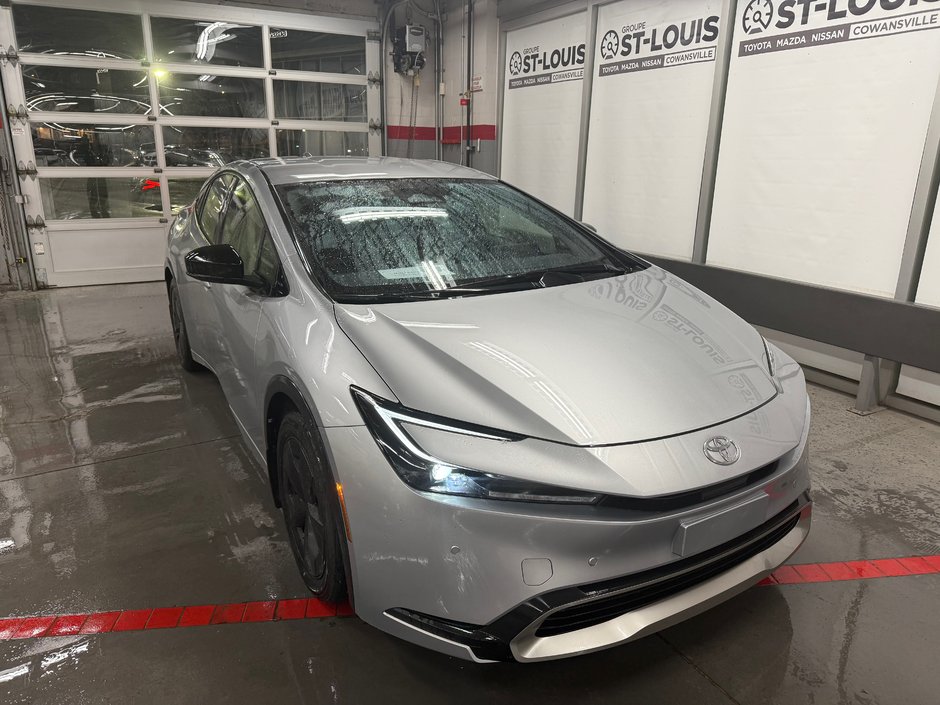 2024 Toyota Prius Prime SE in Cowansville, Quebec
