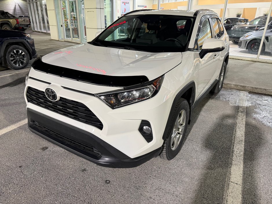 Toyota RAV4 XLE AWD 2019 à Cowansville, Québec