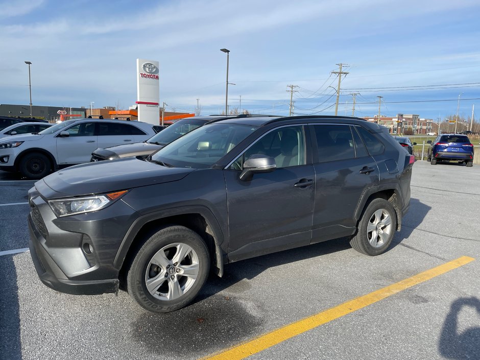 Toyota RAV4 XLE AWD 2021 à Cowansville, Québec