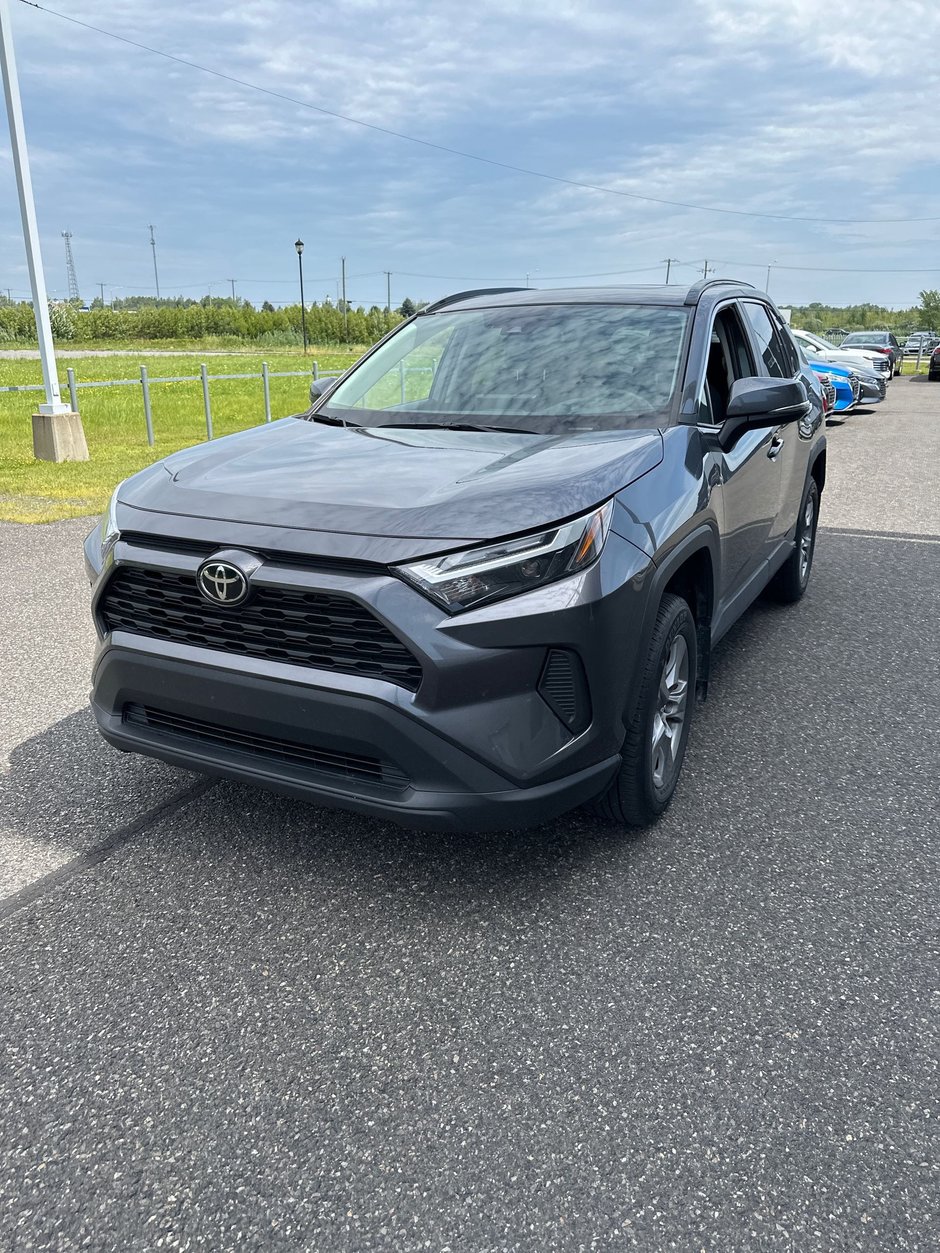 Toyota RAV4 XLE 2022 à Cowansville, Québec