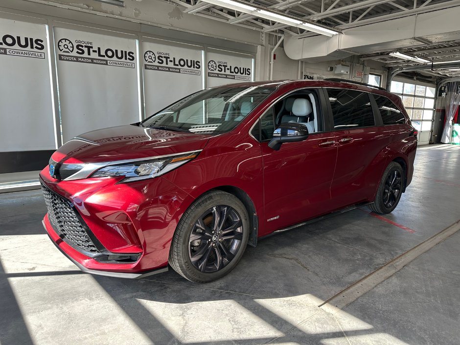 2021 Toyota Sienna XSE in Cowansville, Quebec