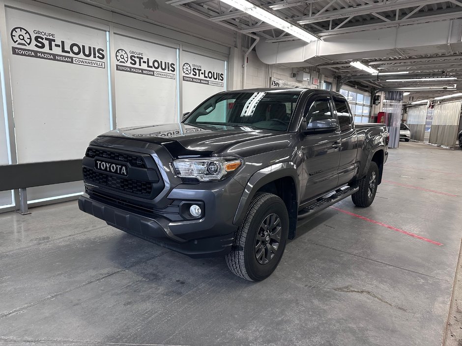 Tacoma SR5 ACCES CAB 4X4 V6 3.5L 2021 à Cowansville, Québec