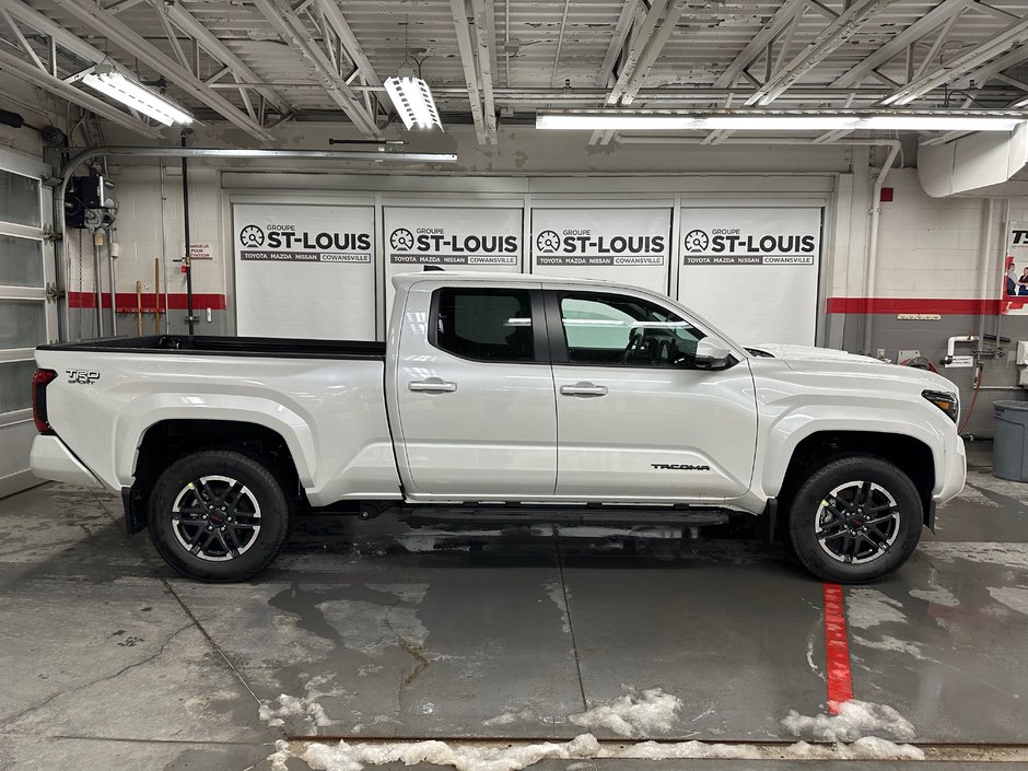 2025 Toyota Tacoma DOUBLE CAB AT in Cowansville, Quebec