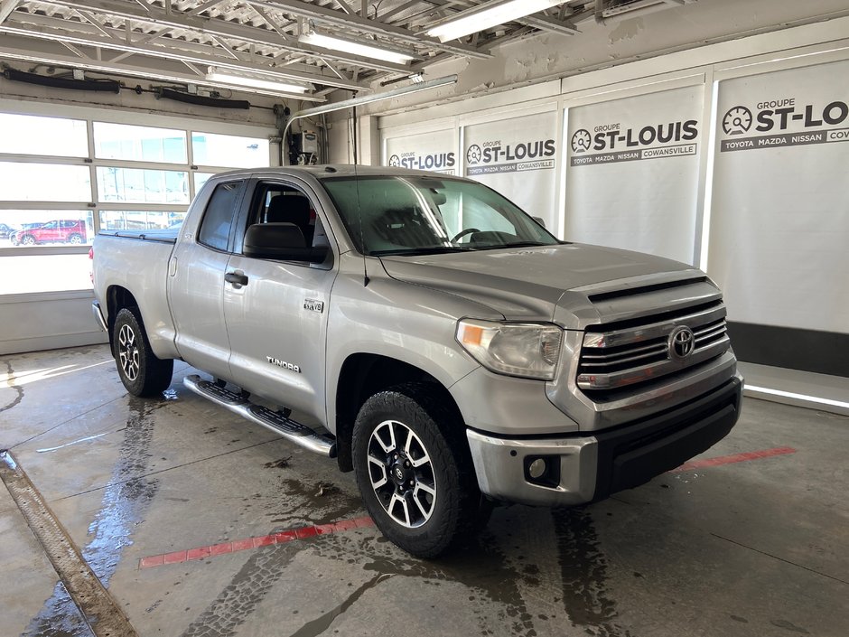 2016 Toyota Tundra SR5 in Cowansville, Quebec