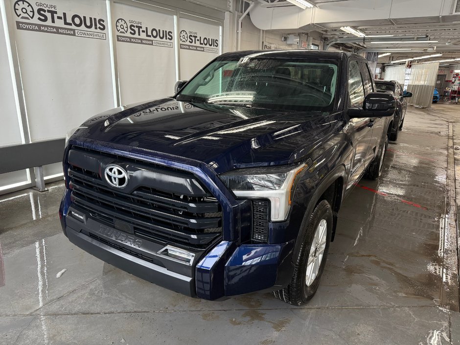 Toyota Tundra SR5 2024 à Cowansville, Québec