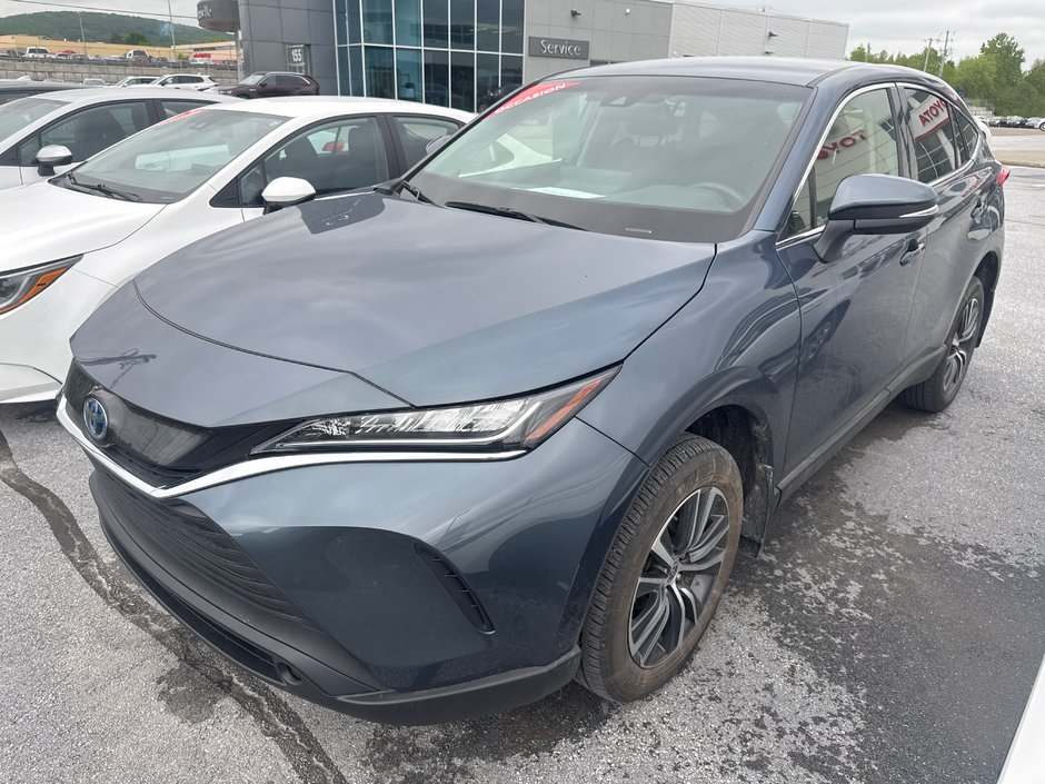 Toyota Venza LE AWD Hybrid 2022 à Cowansville, Québec