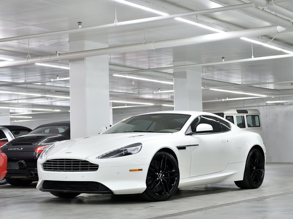 2012  Virage 2+2 Coupe / V12 / Bluetooth in Laval, Quebec