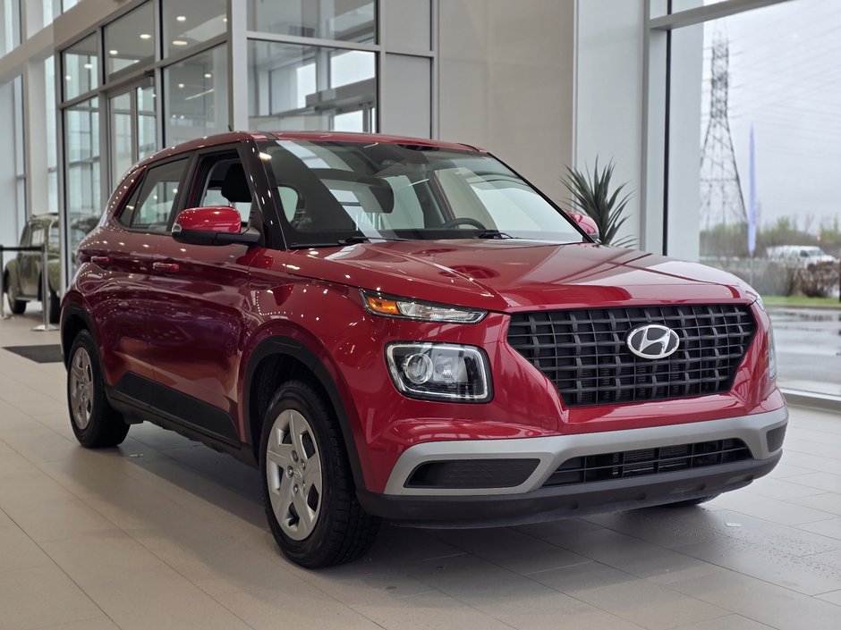 2023 Hyundai Venue Essential CARPLAY | CAMÉRA | BLUETOOTH +++ in Laval, Quebec